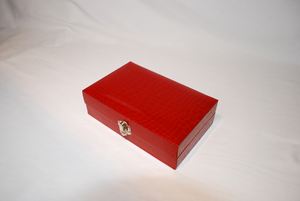 Boîte de rangement professionnelle rectangulaire à motif crocodile pour bagues, avec sept rangées et un design de rangement à douze fentes, 195x125x56mm - Product Image 4