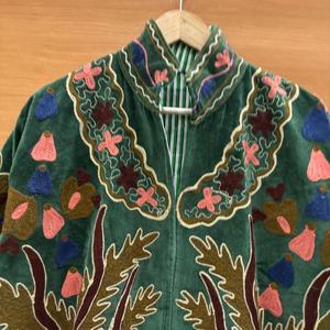 Chaqueta Corta Tradicional Boho Floral Colorida para Mujer, Hecha a Mano, Étnica, de Lujo, Bordada con Diseño Suzani, Tejida, 100% Algodón, Ecológica - Product Image 3
