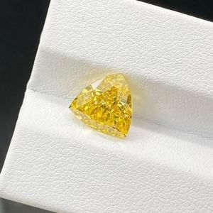 Diamants jaunes fantaisie de laboratoire de 3,0 carats, taille trillion, VS1-VS2, certifiés par l'IGI, en vrac pour la fabrication de bijoux - Product Image 1