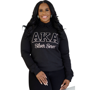 Sweat-shirt en chenille AKA Silver Soror pour femmes, sweat-shirt à col rond de qualité supérieure avec lettres grecques brodées - Product Image 1