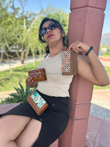 Cartera de mano de piel auténtica hecha a mano estilo Azteca, embrague de dos pliegues, Alfombra de lujo, pequeña, colorida, tipo sobre - Product Image 3