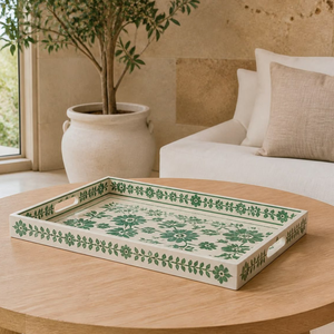 Plateau rond en os bleu vif avec incrustations, orné de motifs floraux blancs et d'un bord feuillu, disponible à prix de gros. - Product Image 5
