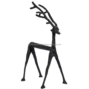 Estatuas decorativas de renos de aluminio con elegantes acabados metálicos perfectos para vacaciones contemporáneas - Product Image 4