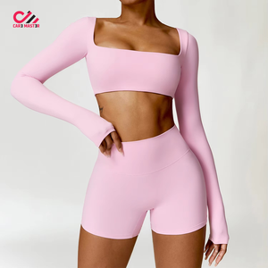 Ensemble de yoga pour femmes, design professionnel, impression personnalisée, marque privée, couleur unie, devant court, respirant, ensemble 2 pièces - Product Image 1