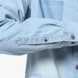 Chemise en jean noire pour homme, manches longues, en coton, boutonnée, avec poche poitrine, toucher doux, style décontracté, idéale pour la vente en gros - Product Image 4