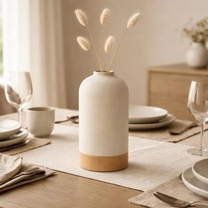 Jarrón de Cerámica Crema con Acabado Mate, Estilo Ramequín, Porcelana Minimalista, Apto para Lavavajillas, para Bautizo, 2-4 Pulgadas de Ancho, 4-8 Pulgadas de Alto - Product Image 1