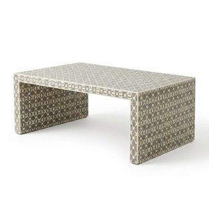 Table basse ovale de luxe bleu marine avec incrustations en os et base en laiton doré pour salon, mobilier de villa sur mesure - Product Image 4
