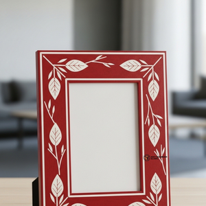 Cadre photo de luxe en os incrusté de motifs floraux rouges, décoration élégante pour la maison - Product Image 2