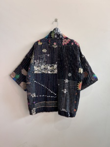 Nouvelle veste ouverte tendance style streetwear pour femmes, veste en patchwork de soie vintage faite à la main - Product Image 6