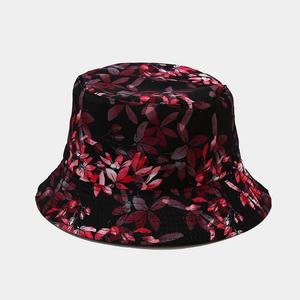 Chapeaux bob décontractés urbains conçus pour le streetwear et le style quotidien - Product Image 1