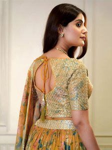 Conjunto de Lehenga Choli de Organza y Chiffon Floral Moderno para Mujer con Dupatta, Bordado de Lentejuelas, Ecológico, Semi-Cosido, Traje de Boda - Product Image 5