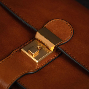 Bolsos clutch de cuero al por mayor, hechos de cuero de grano completo, para bodas, fiestas y ocasiones de moda de lujo a un precio razonable. - Product Image 5
