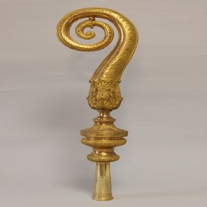 Superbe crozier d'évêque en laiton, fait main, poli or, ornements religieux, bâton pastoral élégant pour église - Product Image 1