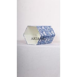 Maneras creativas de reutilizar cajas de cartón para hacer contenedores de basura con estampado floral artesanal y tela de algodón. - Product Image 4