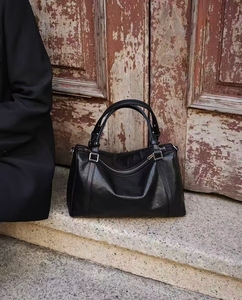 Sac à main et bandoulière décontracté en cuir véritable de haute qualité pour femme avec fermeture éclair et ouverture facile - Product Image 3