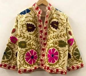 Veste en coton et lin brodée de fleurs au point de chaînette pour femme, style vintage, travail Suzani du Cachemire, ouverte sur le devant, style bohème - Product Image 3