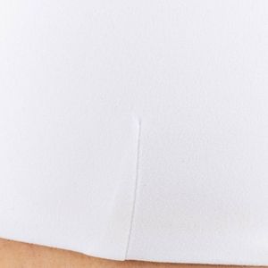 Soutien-gorge de sport sans couture blanc pour femme, doux et extensible, idéal pour le yoga, l'entraînement, la course à pied et la gym - Product Image 4