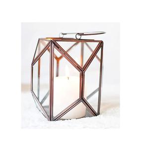 Vente chaude Terrarium Lanterne Bougeoir Conception Géométrique Métal et Verre Bougeoir avec Bonne Qualité Finition Dorée - Product Image 2