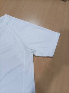 เสื้อยืด100% สกรีนโพลีเอสเตอร์พิมพ์ลายตาข่ายขนาดเล็ก140 GSM สำหรับ DTG การพิมพ์สกรีนในเสื้อยืด - Product Image 3