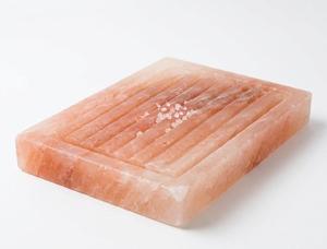 Plato Rectangular Ranurado de Sal Marina Natural para Presentación Culinaria - Product Image 1