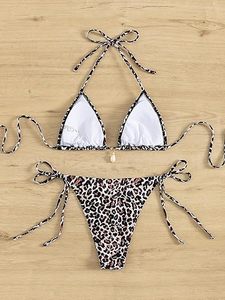 Trending Women's Halter Neck Bikini Set with Floral Pattern <b>V</b>-<b>Strings</b> Custom Spandex/Nylon Beachwear - Product Image 5