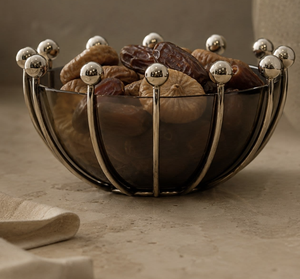Frutero Moderno de Metal, Centro de Mesa Decorativo, Tazón Hecho a Mano para Servir Dátiles, Frutos Secos y Nueces, Decoración para Mesa de Comedor - Product Image 1