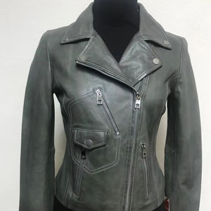 Chaqueta Corta de Piel de Oveja Perfecto para Mujer, Hecha a Medida, Diseño Sólido, Otoño Invierno, Estilo Biker, Ecológica, Talla 3XL, OEM ODM - Product Image 1