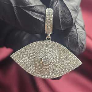 Pendentif en moissanite haut de gamme, forme œil, serti de diamants ronds, pour le hip-hop, en argent sterling 925, bijoux fins, pendentifs et breloques - Product Image 1