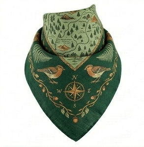 Pañuelo unisex verde cuadrado de poliéster con estampado de animales del bosque, bandana informal para usar en las cuatro estaciones - Product Image 3