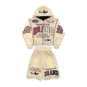 Ensemble court vintage ample personnalisé tendance 2026 pour homme : sweat à capuche zippé orné de strass et short à double taille et jambes larges - Product Image 4
