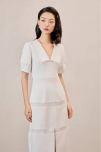 เดรสสีขาวคอวี ดีไซน์หรูหรา แต่งลูกไม้ พร้อมผ่าหน้า รุ่น KD73 คอเหลี่ยม (คอปกกว้าง) ความยาวปานกลาง ผลิตในเวียดนาม สีขาวมิสท์ - Product Image 5