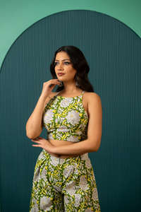 Conjunto coordinado Sukoon Tropical Green de algodón con estampado floral, top corto y pantalones de pierna ancha |   Ropa Ligera de Verano para Mujer, Estilo Casual Diario - Product Image 2