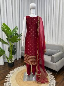 Conjunto de Salwar Kameez Bordado Color Borgoña con Dupatta de Chifón, Traje Indio-Pakistaní para Mujer, Ideal para Bodas y Fiestas - Product Image 2