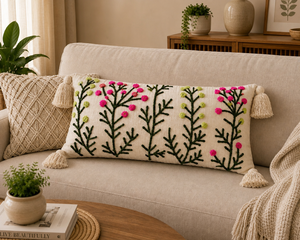 Coussin lombaire brodé à la main en coton tufté motif fleurs sauvages, coussin d'appoint long bohème floral botanique pour canapé - Product Image 5