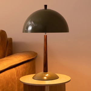 Lampe de table moderne en métal faite à la main KS International, abat-jour en forme de dôme, ampoule halogène écologique, alimentation CA - Décoration intérieure pour - Product Image 1