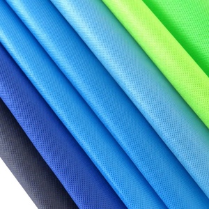 Rouleaux de tissu non tissé médical écologique respirant antibactérien hydrosoluble léger aiguilleté 100% uni - Product Image 3