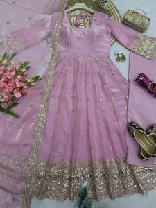 Traje Anarkali Rosa Bordado, Largo Hasta el Suelo, Ropa Tradicional India y Pakistaní para Bodas, Corte Holgado para Mujer, Manga Larga, Seda - Product Image 2
