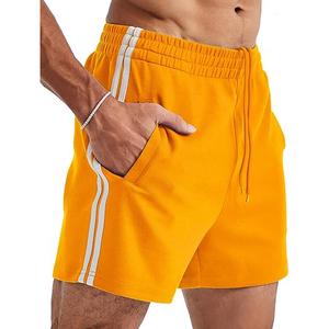 Short de sport en tissu doux et respirant, séchage rapide, bande extensible avec cordon de serrage, deux poches latérales - Product Image 1