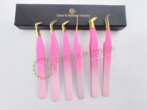 Pince à cils à pointe de fibre à 90 degrés avec logo personnalisé violet avec nouveau design d'arc Outils de cils personnalisables de marque privée - Product Image 3