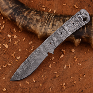 Cuchillo Táctico de Camping con Hoja de Acero de Damasco Personalizada, Tipo Drop Point, 0.5mm de Grosor, 8 Pulgadas de Longitud Total, OEM Disponible, MOQ Bajo - Product Image 1