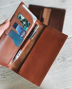 Porte-chéquier en cuir pleine fleur véritable avec logo personnalisé, blocage RFID, portefeuille long avec fermeture à clip pour les voyages - Product Image 3