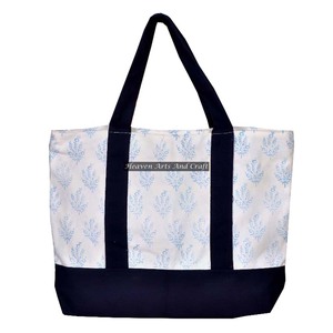Sacs fourre-tout en coton imprimé à la main avec poignée noire sur mesure, adaptés aux magasins d'accessoires de mode - Product Image 1