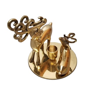 Fournisseur en gros indien Vintage Laiton Renne Paire Buck Doe Bougeoir de Noël Or Fabricant de Bougeoir Vintage - Product Image 1
