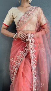 Sari pour femme élégant et traditionnel indien en tissu léger 100 % polyester doux, anti-humidité, personnalisable, pour un port mode et fluide - Product Image 5