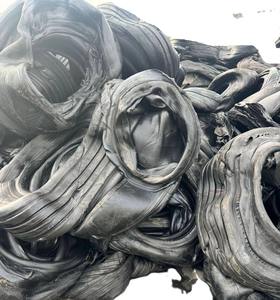 Feuilles et granulés de caoutchouc recyclé pour le recyclage et les applications industrielles - Product Image 1