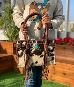Cheveux fabriqués à la main sur cuir de vachette frange Turquoise pierre Western fourre-tout sac à main fait à la main en cuir véritable sac à main de luxe pour les femmes - Product Image 3