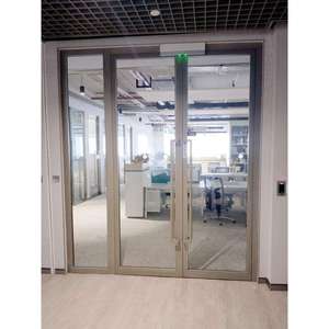 Puerta Cortafuego de Acero con Diseño Único y Vidrio Resistente al Fuego para Uso en Hoteles, Hospitales, Oficinas y Edificios Comerciales, Disponible para la Venta - Product Image 3