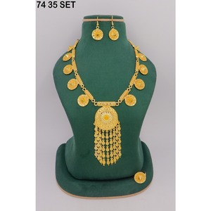 Geometric Pattern Trendy Alloy Choker Set Women's Engagement Anniversary <b>Gift</b> Dubai Gold Plated Jewelry Set Dubai Special Set - Product Image 1