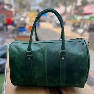 Sac de voyage en cuir artisanal de qualité supérieure SUPERIOR TRADERZ - Sac de week-end avec fermeture éclair, grande capacité, écologique, portable - Product Image 1