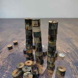 Supports pour cornes de taureau et de bœuf à finition brillante, écologiques, modernes, accessoires haut de gamme faits à la main au meilleur prix - Product Image 1